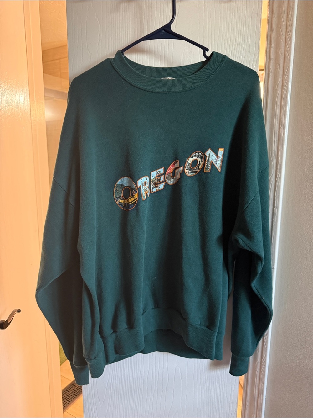 Dark Green Vintage 'Oregon' Graphic Crewneck Sweatshirt